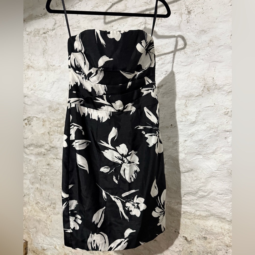 White House Black Market / Elegant Black and White Floral Dress